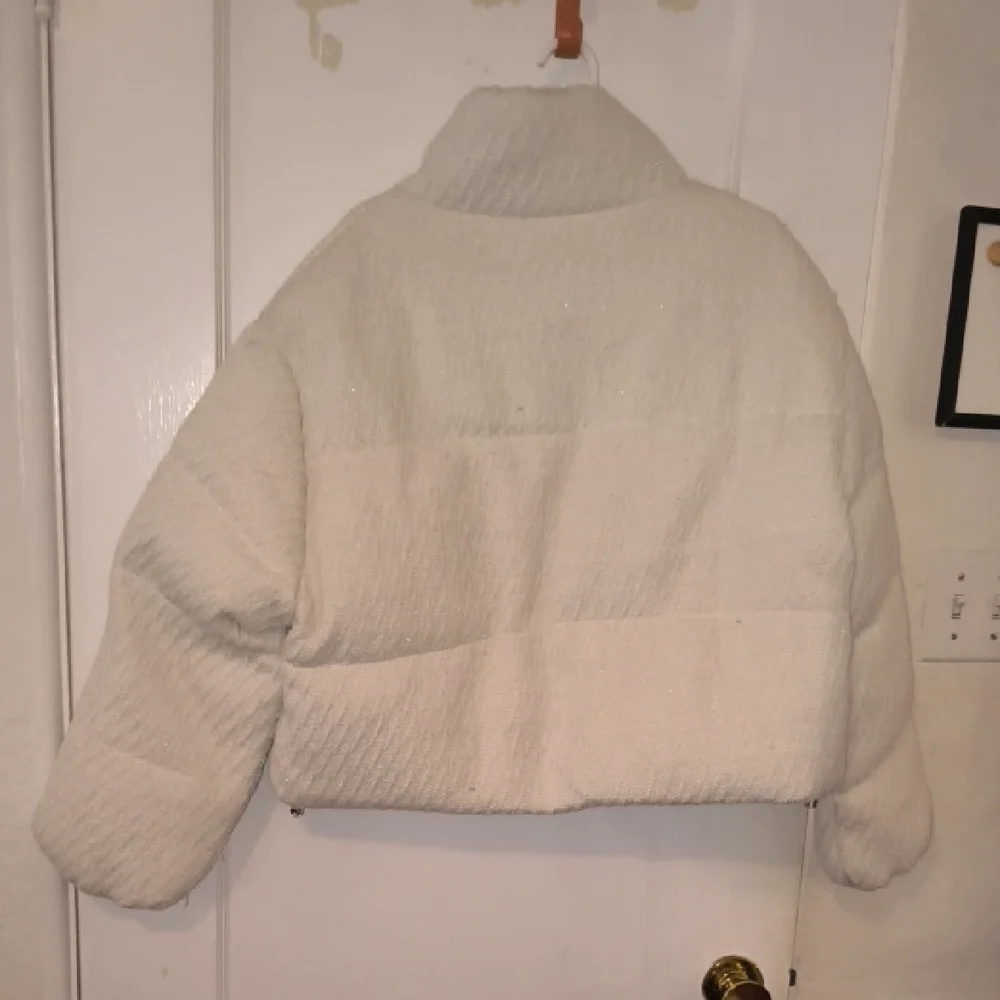 Elegant White Puffer Jacket (Stain On Sleeve) - Picture 11 of 11